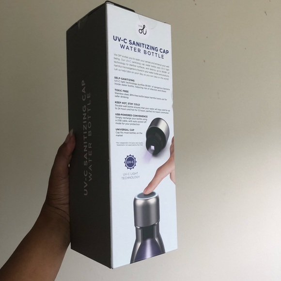 UV-C sanitizing water bottle. 17oz - Picture 3 of 5